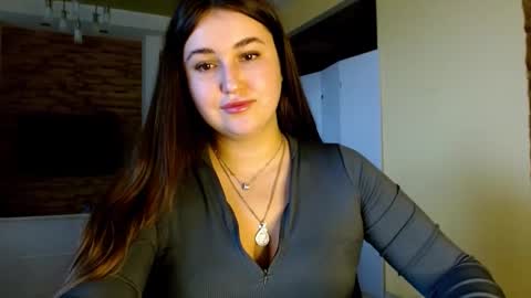 Elizabeth  online show from December 5, 8:01 am