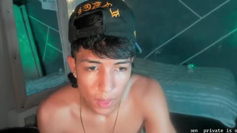 Snapshot of sean_scoth2 chatting on December 14, 1:39 am Sean Scoth online show from December 14, 1:39 am