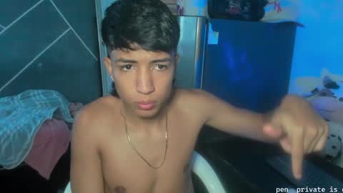 Snapshot of sean_scoth2 chatting on December 21, 6:23 pm Sean Scoth online show from December 21, 6:23 pm