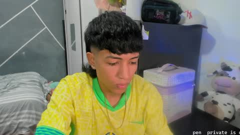 Snapshot of sean_scoth2 chatting on December 21, 9:36 pm Sean Scoth online show from December 21, 9:36 pm