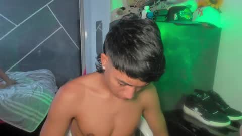 Snapshot of sean_scoth2 chatting on December 31, 5:51 pm Sean Scoth online show from December 31, 5:51 pm