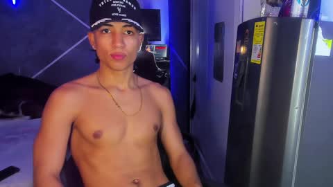 Snapshot of sean_scoth2 chatting on February 19, 2:44 am Sean Scoth online show from February 19, 2:44 am