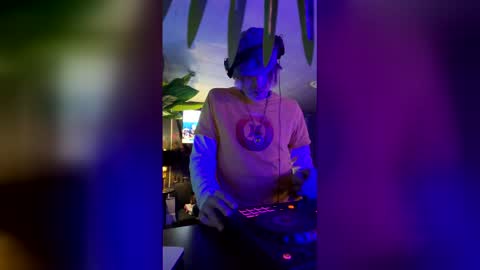 seanplushouse online show from March 3, 2:28 am