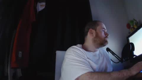 seanv26 online show from December 10, 3:41 am