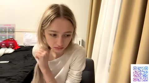 Snapshot of seasonhamiss chatting on May 1, 7:07 pm Kate online show from May 1, 7:07 pm