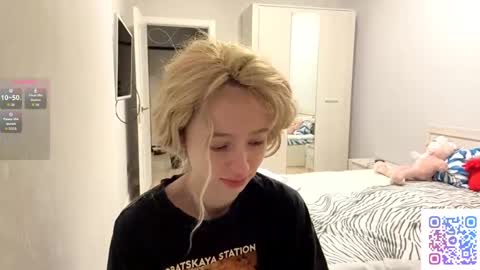 Snapshot of seasonhamiss chatting on May 10, 7:19 pm Kate online show from May 10, 7:19 pm