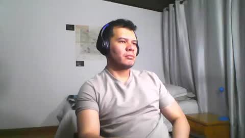 Snapshot of seb5759 chatting on June 10, 4:45 am seb5759 online show from June 10, 4:45 am