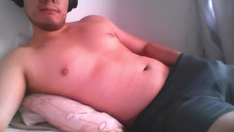 Snapshot of seb5759 chatting on June 10, 9:46 pm seb5759 online show from June 10, 9:46 pm
