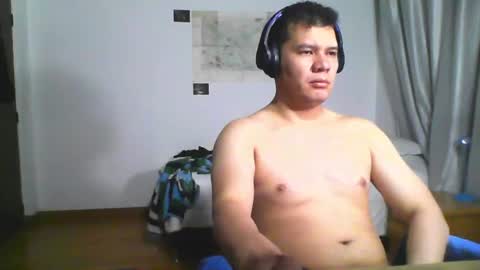 Snapshot of seb5759 chatting on June 14, 2:24 am seb5759 online show from June 14, 2:24 am