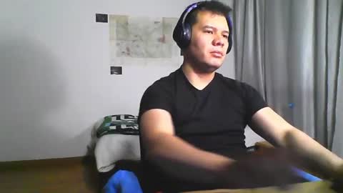 Snapshot of seb5759 chatting on June 17, 11:16 pm seb5759 online show from June 17, 11:16 pm