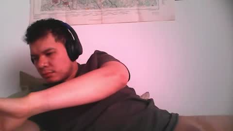 Snapshot of seb5759 chatting on June 20, 6:33 pm seb5759 online show from June 20, 6:33 pm