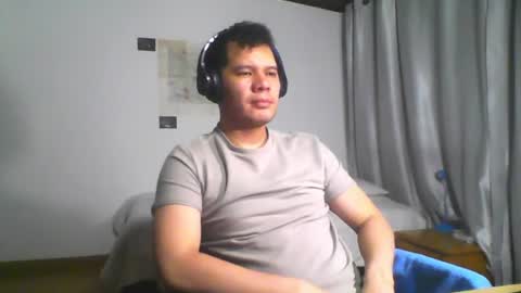 Snapshot of seb5759 chatting on July 6, 6:21 am seb5759 online show from July 6, 6:21 am