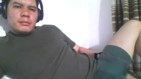 Snapshot of seb5759 chatting on August 4, 4:04 am seb5759 online show from August 4, 4:04 am