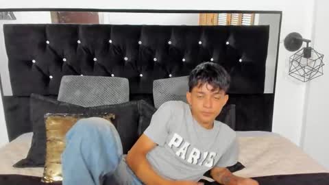 Snapshot of sebas_cat chatting on October 16, 10:00 pm Sebastian Alvarez online show from October 16, 10:00 pm