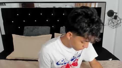 Snapshot of sebas_cat chatting on October 21, 2:07 pm Sebastian Alvarez online show from October 21, 2:07 pm