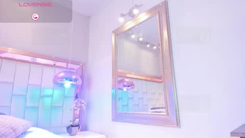 Snapshot of sebas_collins_ chatting on February 19, 9:22 pm sebas_collins_ online show from February 19, 9:22 pm