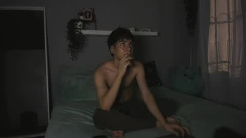 Snapshot of sebas_rosse chatting on May 19, 9:32 pm sebastian online show from May 19, 9:32 pm