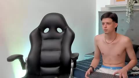 Snapshot of sebastamayo_ chatting on February 3, 7:46 am SEBAS online show from February 3, 7:46 am