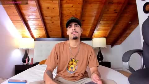 Snapshot of sebastian_berne chatting on February 16, 7:16 pm Sebastian Berne online show from February 16, 7:16 pm