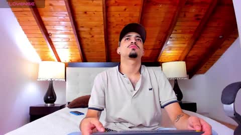 Snapshot of sebastian_berne chatting on March 1, 8:10 pm Sebastian Berne online show from March 1, 8:10 pm