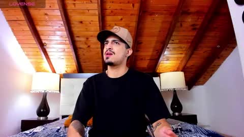 Snapshot of sebastian_berne chatting on March 9, 3:27 pm Sebastian Berne online show from March 9, 3:27 pm