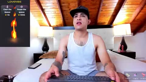 Snapshot of sebastian_berne chatting on October 6, 7:33 pm Sebastian Berne online show from October 6, 7:33 pm