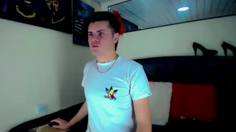 Snapshot of sebastian_loaiza chatting on November 5, 3:56 pm Sebastian online show from November 5, 3:56 pm