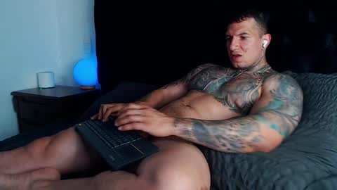 Snapshot of sebastian_muss chatting on May 11, 9:56 pm Sebastian online show from May 11, 9:56 pm