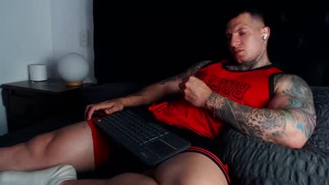 Snapshot of sebastian_muss chatting on May 28, 6:49 pm Sebastian online show from May 28, 6:49 pm