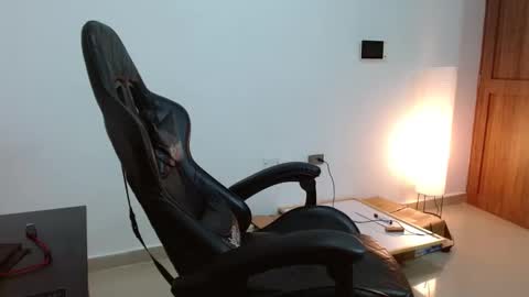 Sebastiano online show from April 8, 1:05 am