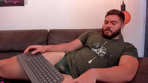 Instagram jeanpaulfit  online show from October 27, 10:14 pm