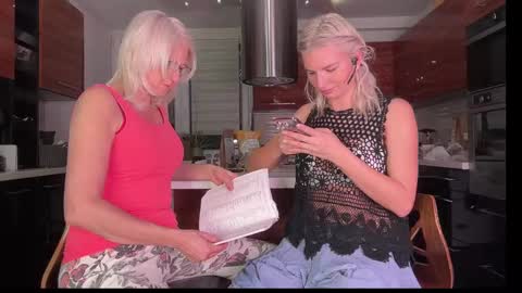 Hennriette    and Sebastian     online show from December 13, 5:10 pm