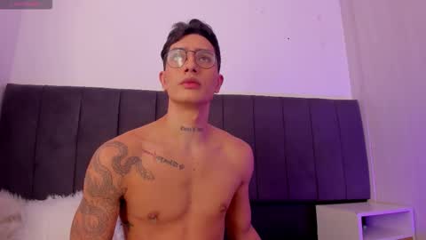 Snapshot of sebpalacio chatting on November 23, 8:41 pm SEBASTIAN PALACIO online show from November 23, 8:41 pm