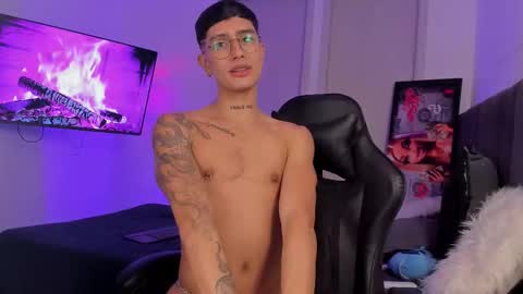 Snapshot of sebpalacio chatting on December 23, 4:43 am SEBASTIAN PALACIO online show from December 23, 4:43 am