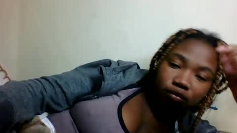 Snapshot of secil3274 chatting on June 17, 12:50 pm secil3274 online show from June 17, 12:50 pm