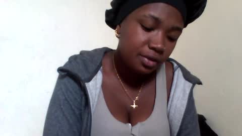 Snapshot of secil3274 chatting on July 4, 9:48 am secil3274 online show from July 4, 9:48 am