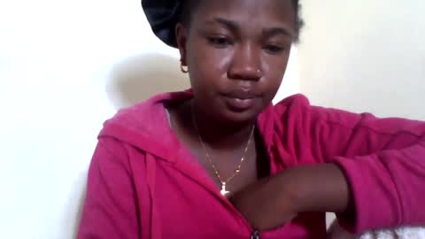 Snapshot of secil3274 chatting on July 6, 2:19 am secil3274 online show from July 6, 2:19 am
