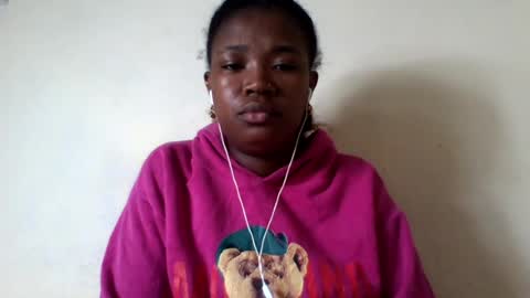 Snapshot of secil3274 chatting on July 11, 7:49 pm secil3274 online show from July 11, 7:49 pm