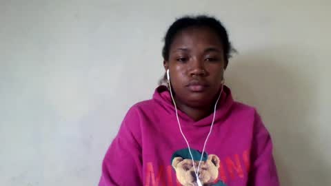 Snapshot of secil3274 chatting on July 12, 8:11 pm secil3274 online show from July 12, 8:11 pm
