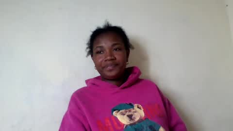 Snapshot of secil3274 chatting on July 14, 10:21 am secil3274 online show from July 14, 10:21 am