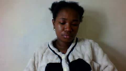 Snapshot of secil3274 chatting on July 19, 12:03 am secil3274 online show from July 19, 12:03 am