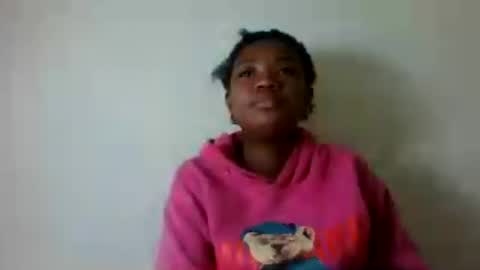 Snapshot of secil3274 chatting on July 22, 12:19 pm secil3274 online show from July 22, 12:19 pm