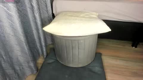 Snapshot of secret_daniell1 chatting on January 5, 5:27 pm Daniela online show from January 5, 5:27 pm