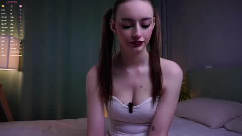 Snapshot of secrethustle chatting on March 1, 2:19 pm Lily online show from March 1, 2:19 pm