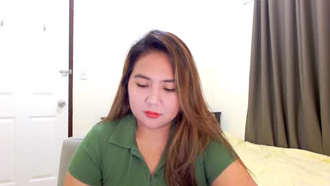 Snapshot of secretlover010101 chatting on December 2, 2:09 am MILAN online show from December 2, 2:09 am