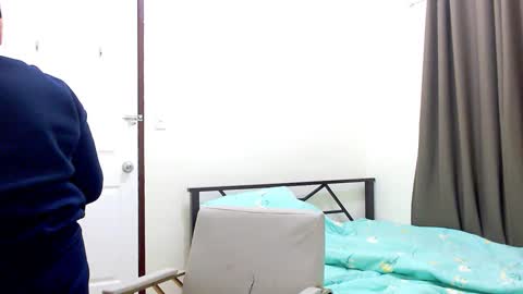 Snapshot of secretlover010101 chatting on December 4, 3:32 pm MILAN online show from December 4, 3:32 pm