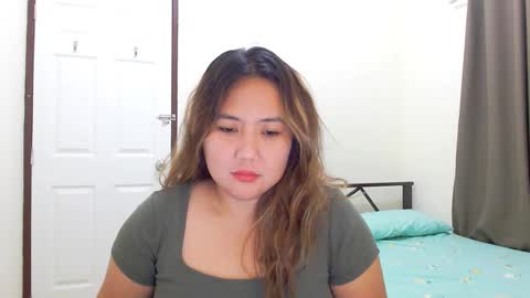 Snapshot of secretlover010101 chatting on December 7, 2:42 am MILAN online show from December 7, 2:42 am