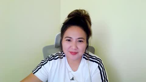 Snapshot of secretlover010101 chatting on January 16, 4:49 am MILAN online show from January 16, 4:49 am