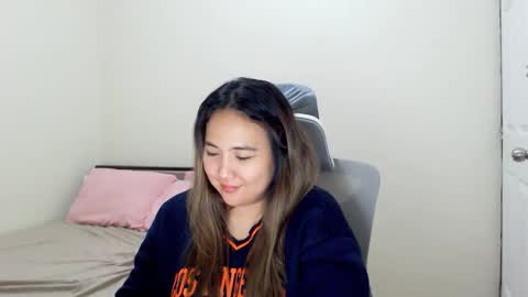 Snapshot of secretlover010101 chatting on February 19, 1:39 pm MILAN online show from February 19, 1:39 pm