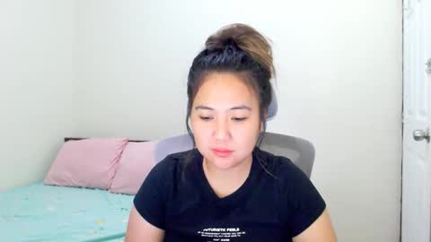 Snapshot of secretlover010101 chatting on March 3, 2:36 am MILAN online show from March 3, 2:36 am